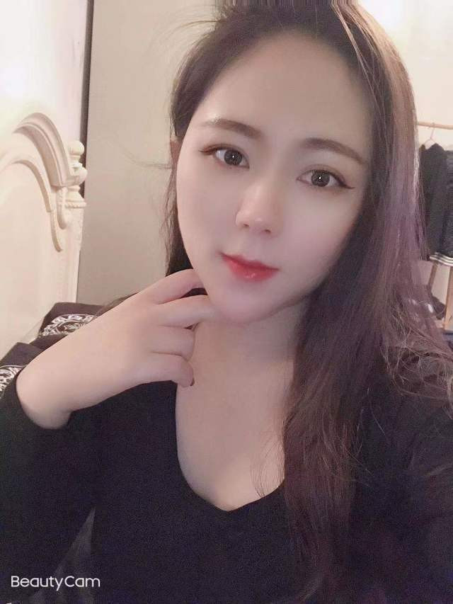 闵行性感大胸妹